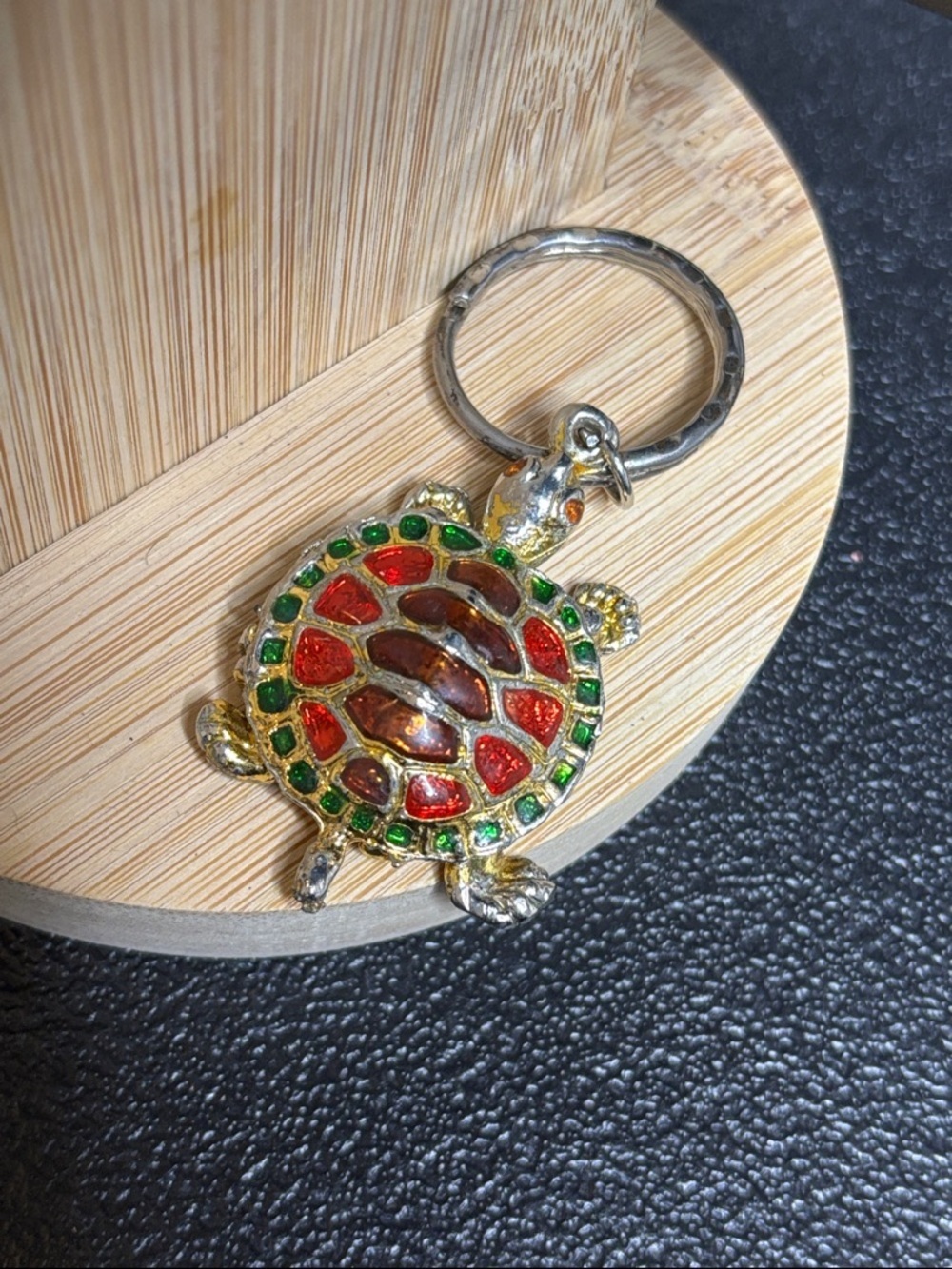 Vintage Bangkok Thailand Turtle Enamel Gold Tone Key Chain Fob Locket Hinged Box